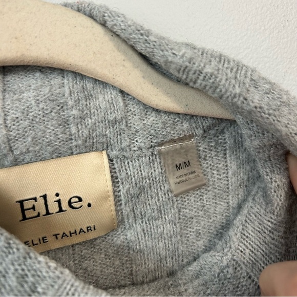 Elie Tahari Light Gray Knit Mock Neck Wool Blend Sweater Women’s Size Medium - Picture 3 of 6